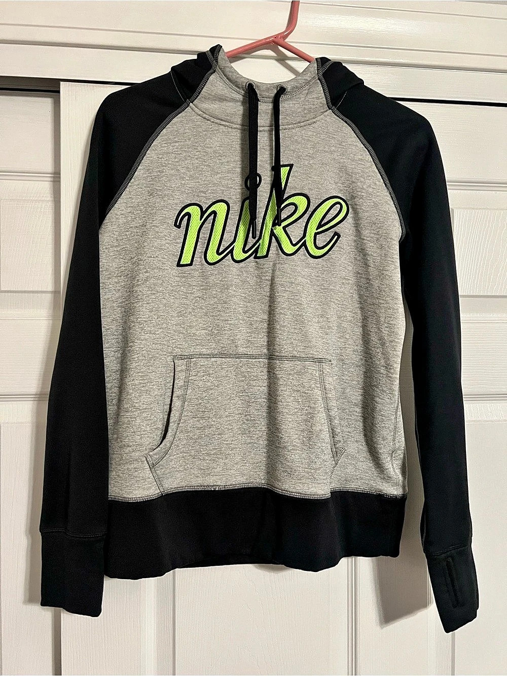 Nike Therma-FIT Men's Gray & Black Hoodie Size Medium Like New